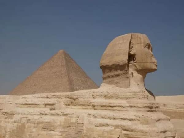 Đại kim tự tháp Giza là 1 trong 7 kỳ quan thế giới cổ đại