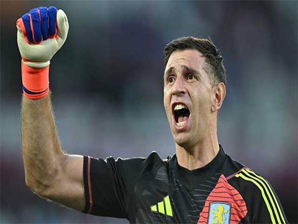 Emiliano Martinez hé lộ tương lai tại Aston Villa